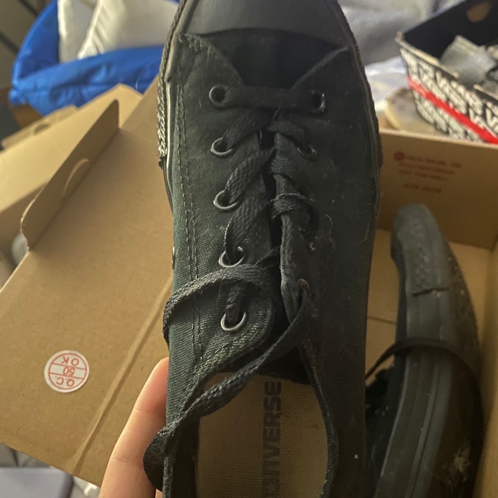 black converse - Picture 2 of 3